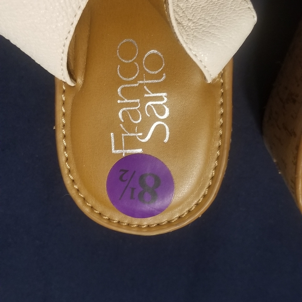 Sandles - Picture 2 of 2